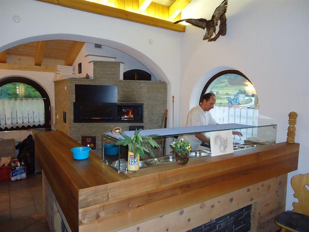 Hotel Pizzeria Selva Zernez Buitenkant foto