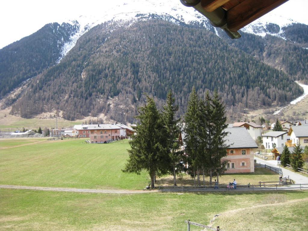 Hotel Pizzeria Selva Zernez Buitenkant foto