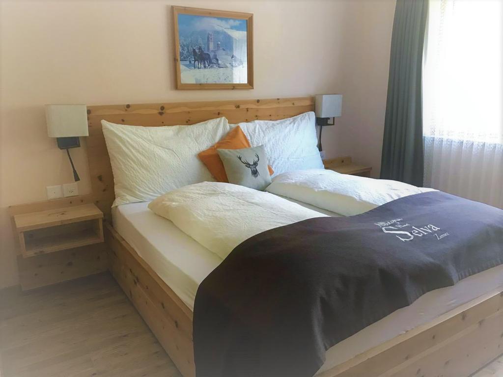 Hotel Pizzeria Selva Zernez Buitenkant foto