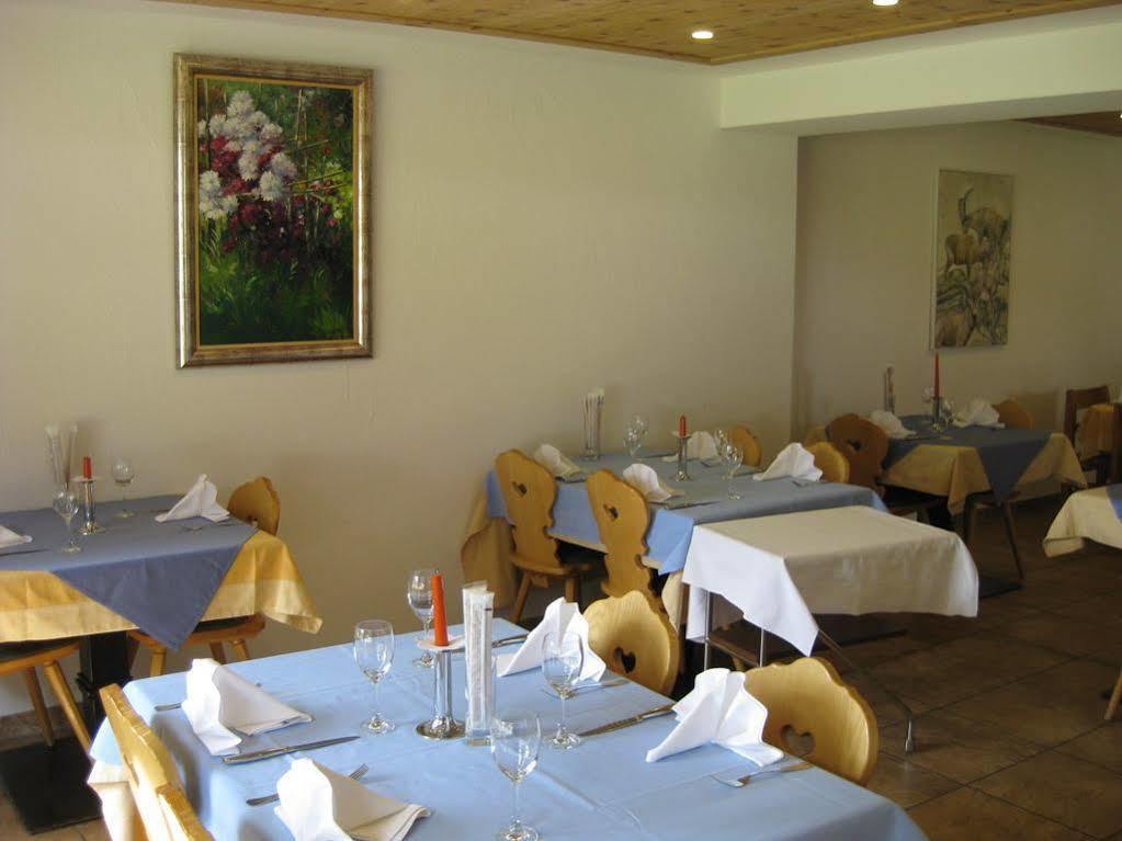 Hotel Pizzeria Selva Zernez Buitenkant foto
